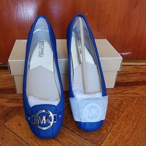 Michael Kors Fulton Flat Sapphire Size 7.5
